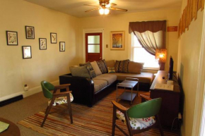 Falls Retreat - Walk to the Falls, the Casino and all Downtown Restaurants - Across from the Aquarium